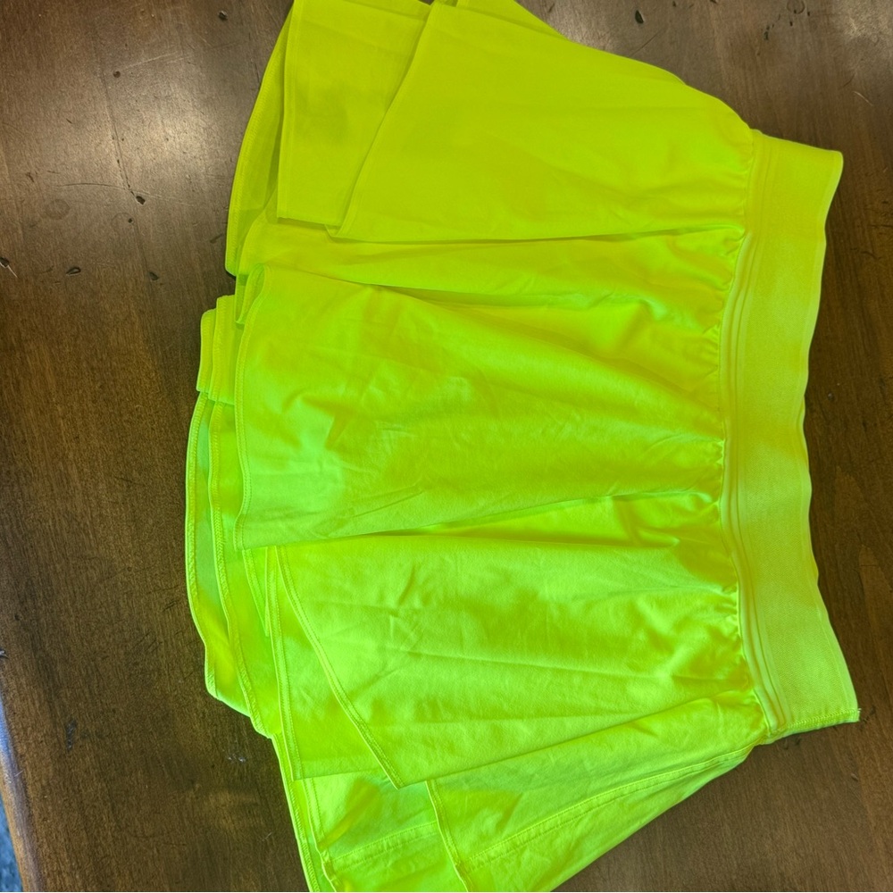 Lululemon Neon Yellow Women's tennis skirt